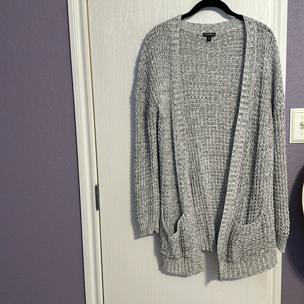 White/black open sweater/cardigan
